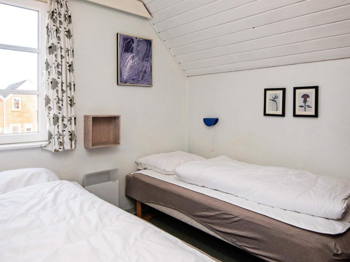 4 Person Holiday Home In R M Sønderby Extérieur photo