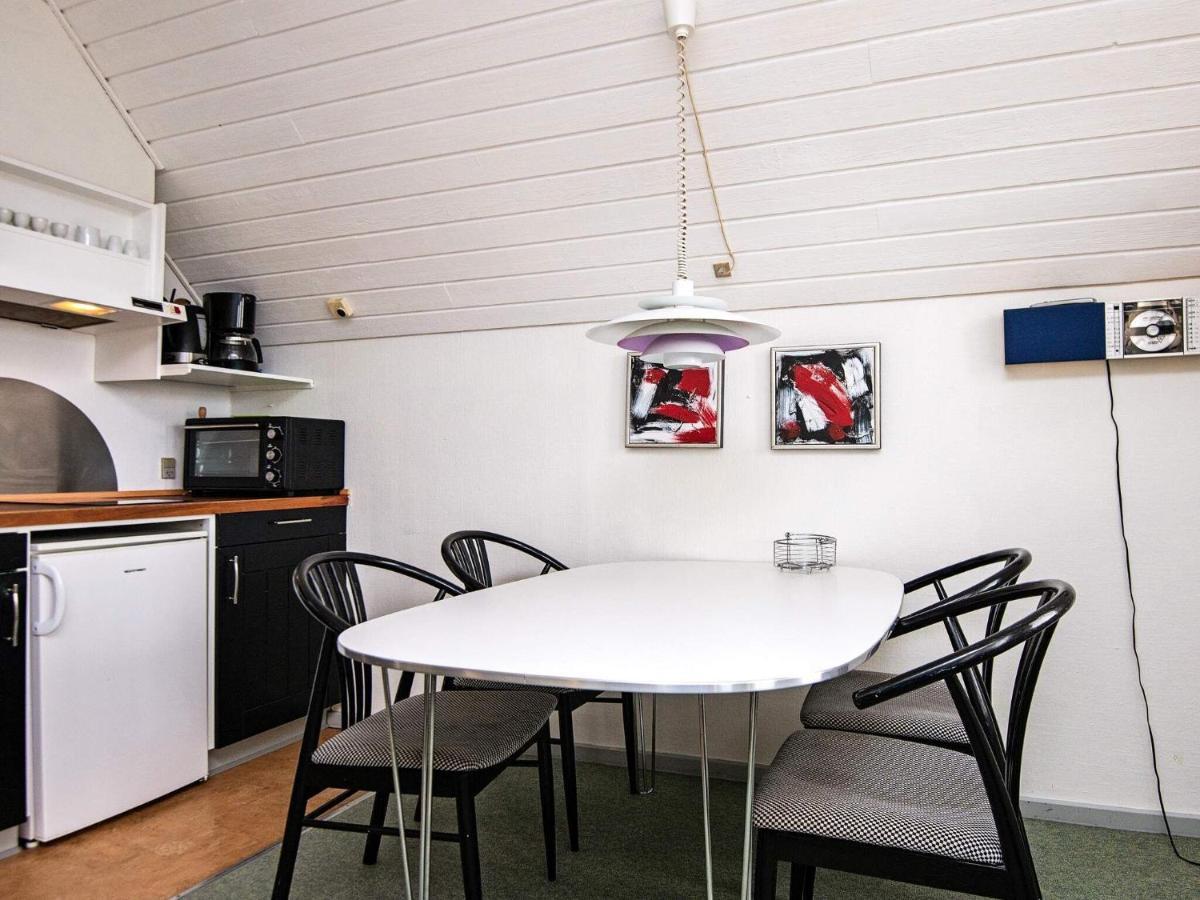 4 Person Holiday Home In R M Sønderby Extérieur photo